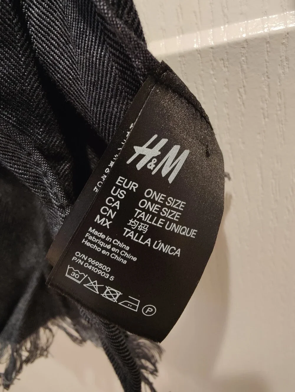 H&M Dark Gray Herringbone Mens Scarf